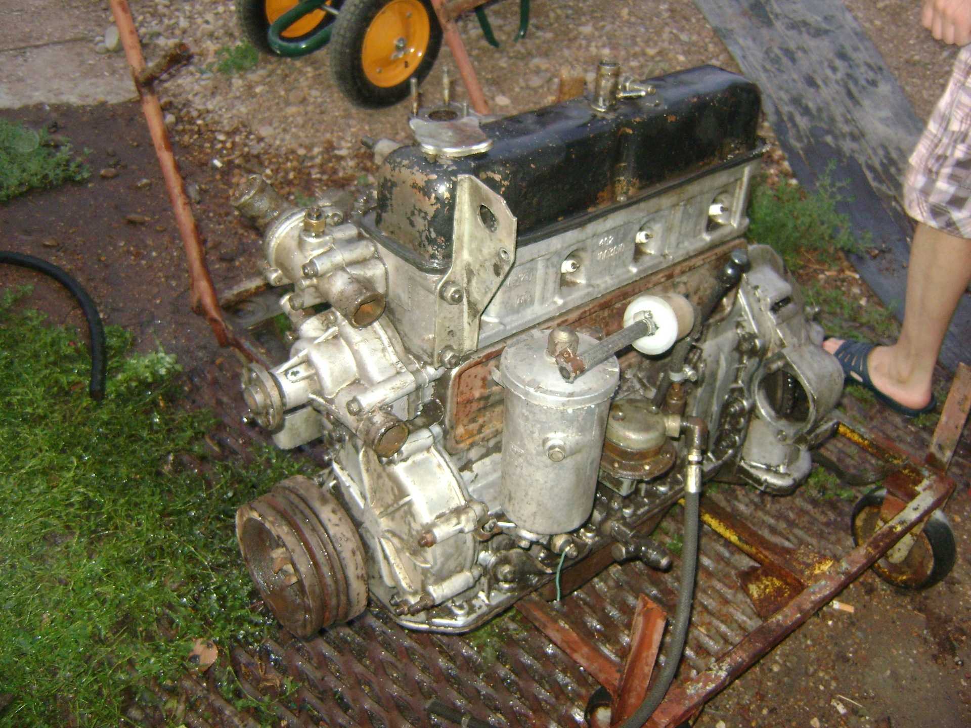 На УАЗ469 для сельской местности предпочитают двигатели ЗМЗ406, а лучше ЗМЗ402 ЗМЗ24 Сам я никогда не имел автомобиль УАЗ469, но часто приходилось