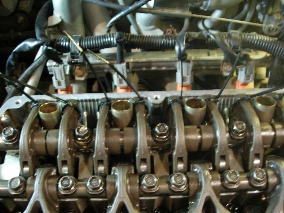 Маслосъемные колпачки на митсубиси лансер 9: жор масла, ремонт двигателя