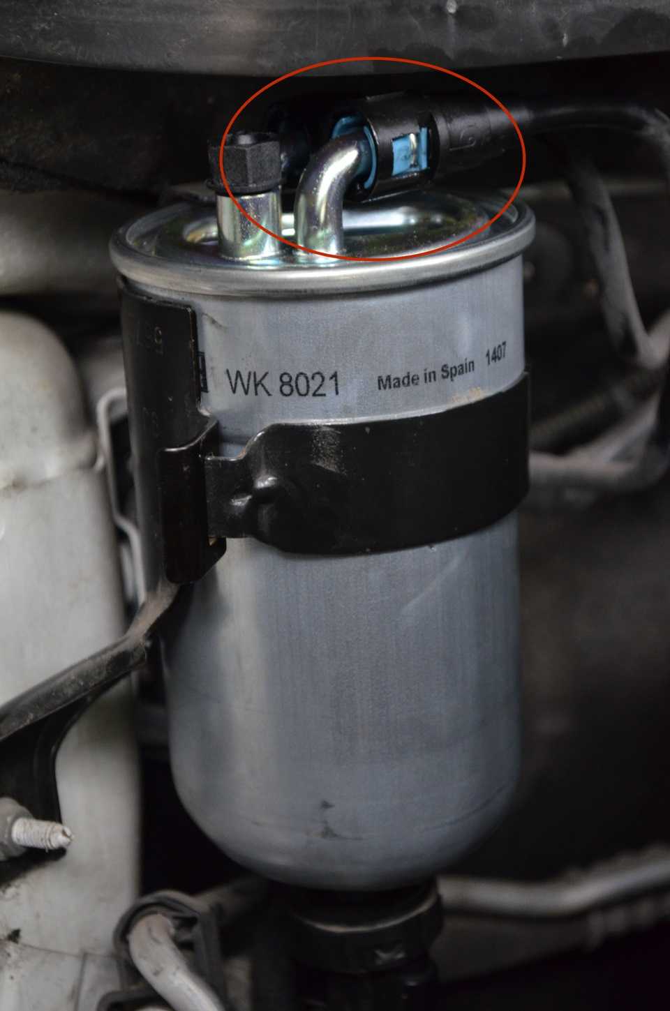 Замена топливного фильтра в бензиновом двигателе (для применения на моделе opel vectra c)