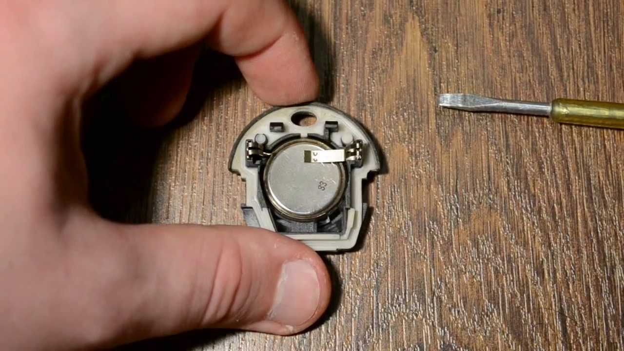 Замена батарейки в ключе шкода октавия а7: какая стоит, как разобрать брелок, инструкция