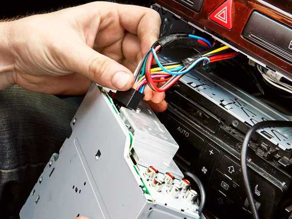 Что такое аукс (aux) кабель для автомагнитолы, как сделать вход и подключить через прикуриватель?