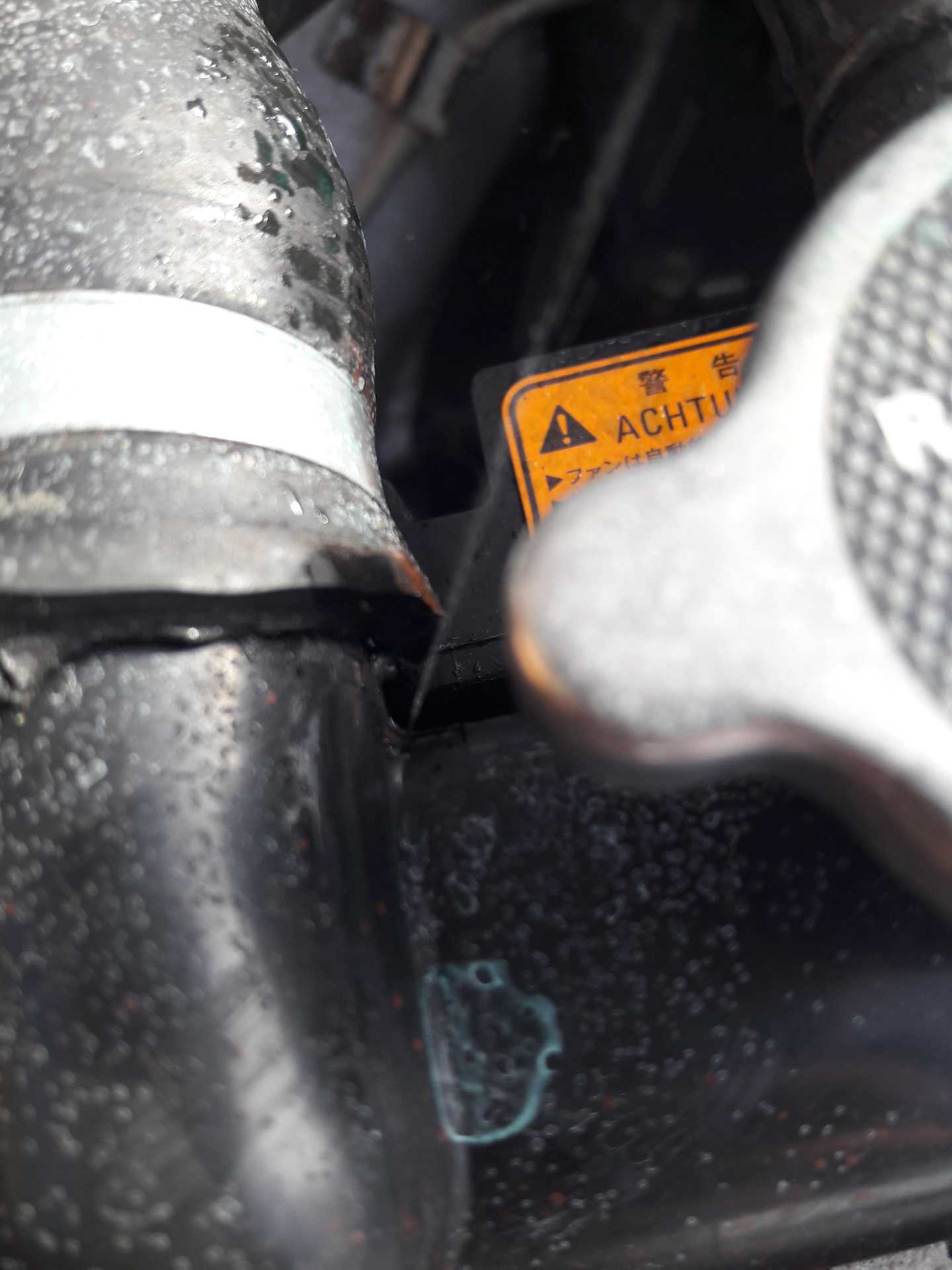 Mitsubishi Lancer FAQ Замена охлаждающей жидкости Согласно рекомендации заводаизготовителя охлаждающую жидкость следует заменять через 4 года