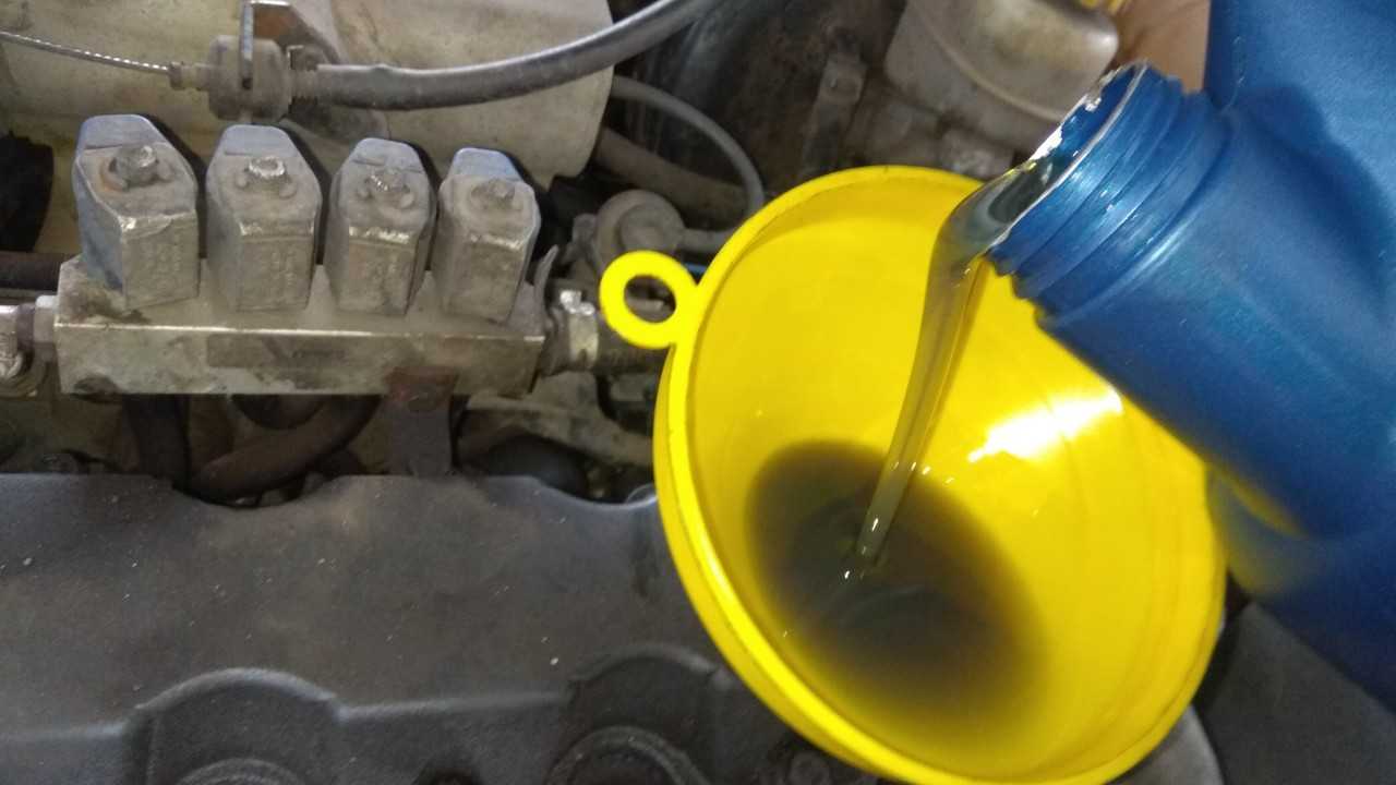Какое моторное масло заливать в двигатель ланос и инструкция по его замене