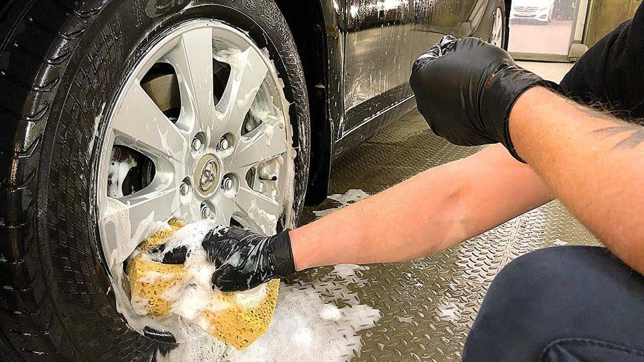Можно ли мыть под капотом автомобиль керхером